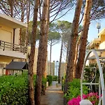 Gjiri I Lalzit - Savita - Kompleksi Turistik Lura 3 *