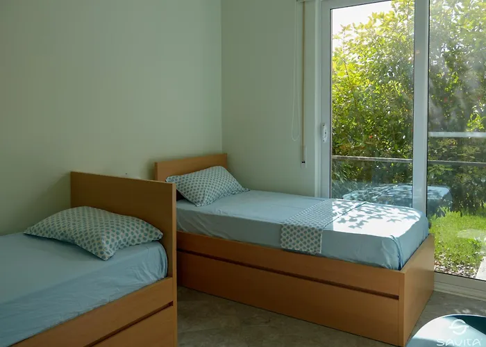 Gjiri I Lalzit - Savita - Kompleksi Turistik Lura 3 *